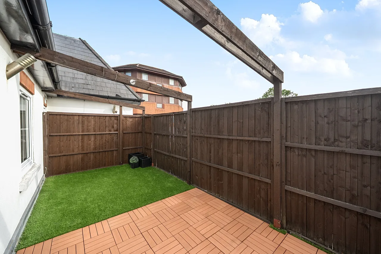 9 Brooklands Court, 415 Burnt Oak Broadway, Edgware, photo 12