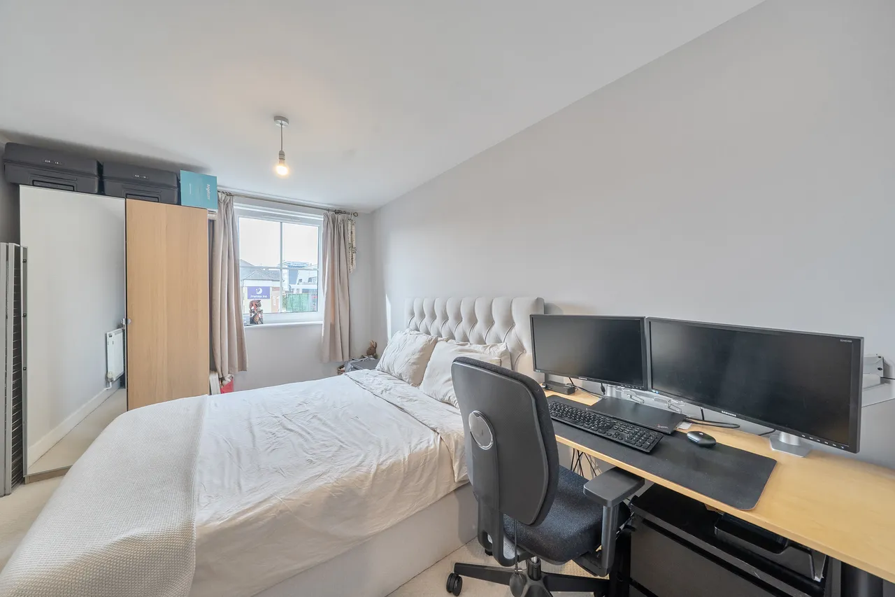 9 Brooklands Court, 415 Burnt Oak Broadway, Edgware, photo 4
