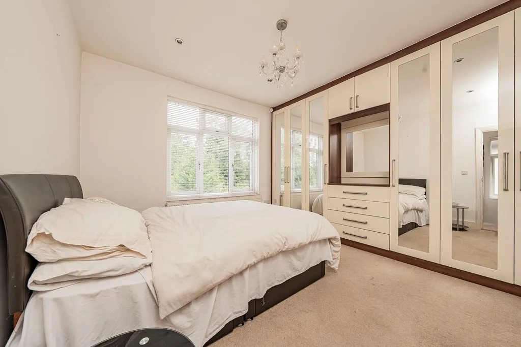 Ferrers Avenue, West Drayton, photo 22
