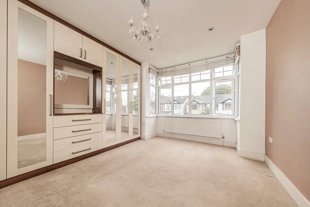 Ferrers Avenue, West Drayton, photo 6