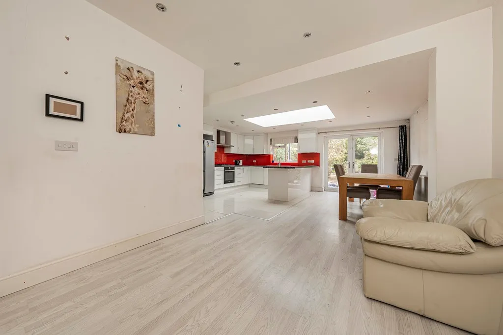 Ferrers Avenue, West Drayton, photo 19