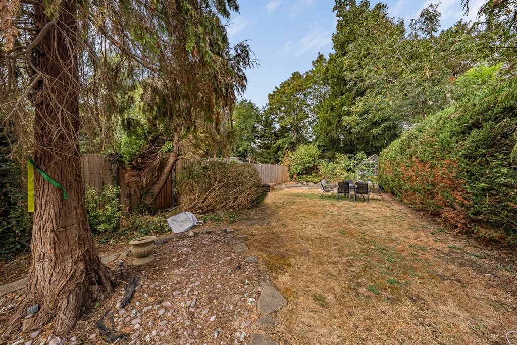 Ferrers Avenue, West Drayton, photo 14