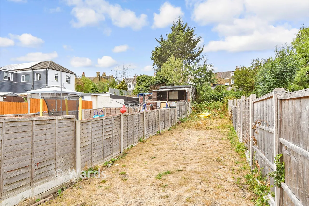 Montfort Road, Strood, ME2, photo 2