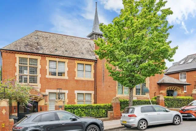 Alexandra Park Road, London, N22, photo 19