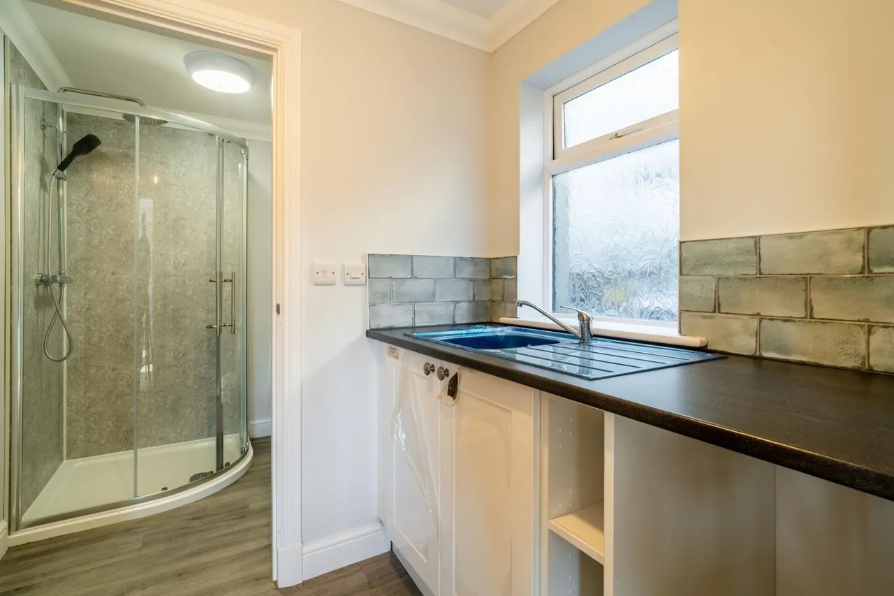 Goldcrest, Llanarth, SA47, photo 12