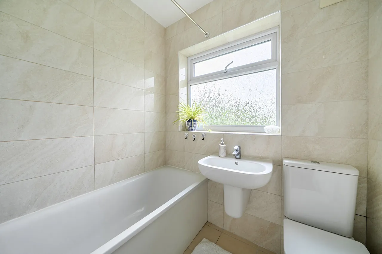 Shaftesbury Avenue, South Harrow, HA2, photo 8