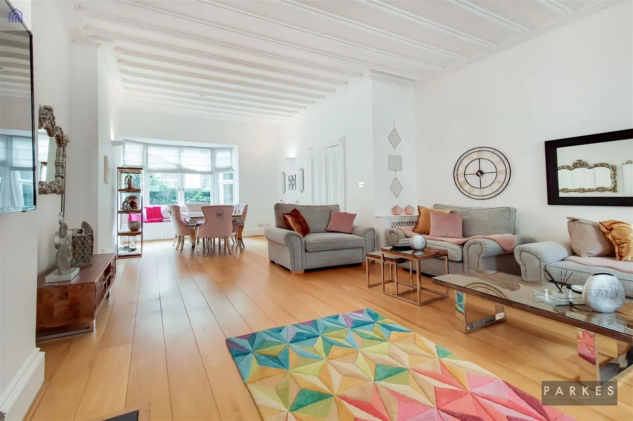 Lower Belgrave Street, Belgravia, London, SW1W 0LP, photo 2