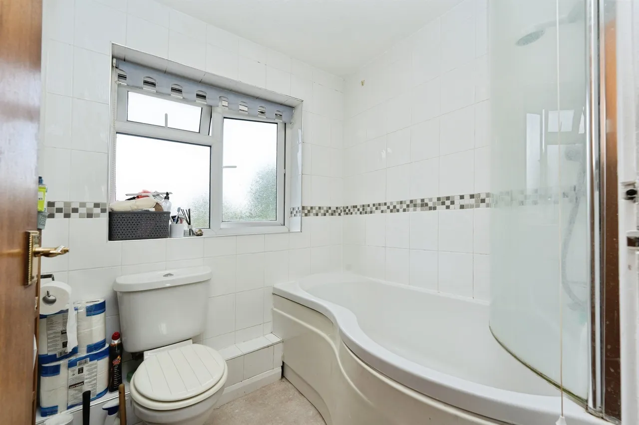 Bournehall Avenue, Bushey, photo 4
