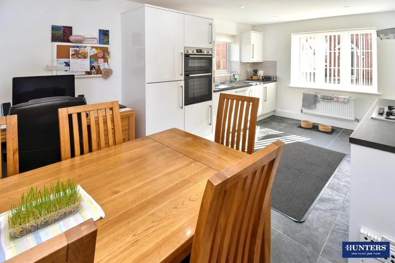 Holt Way, Littlethorpe, LE19, photo 3
