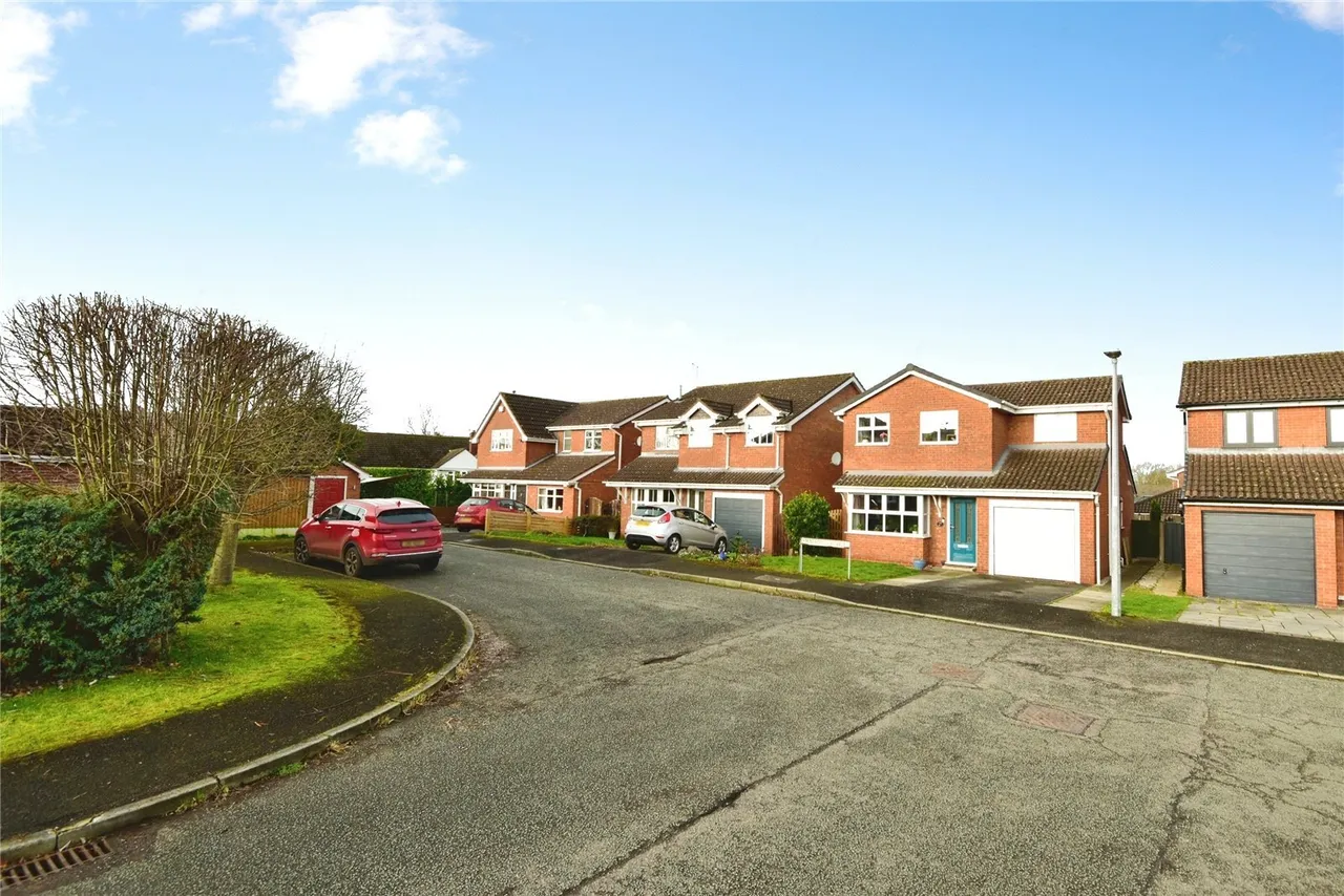 Swallow Drive, Sandbach, Cheshire, Sandbach, CW11, photo 16