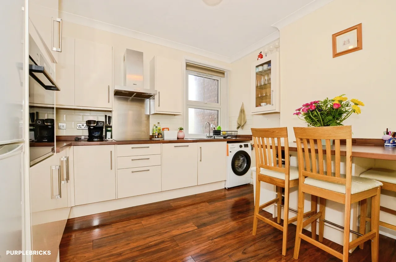 Willesden Lane, London, NW2, photo 5