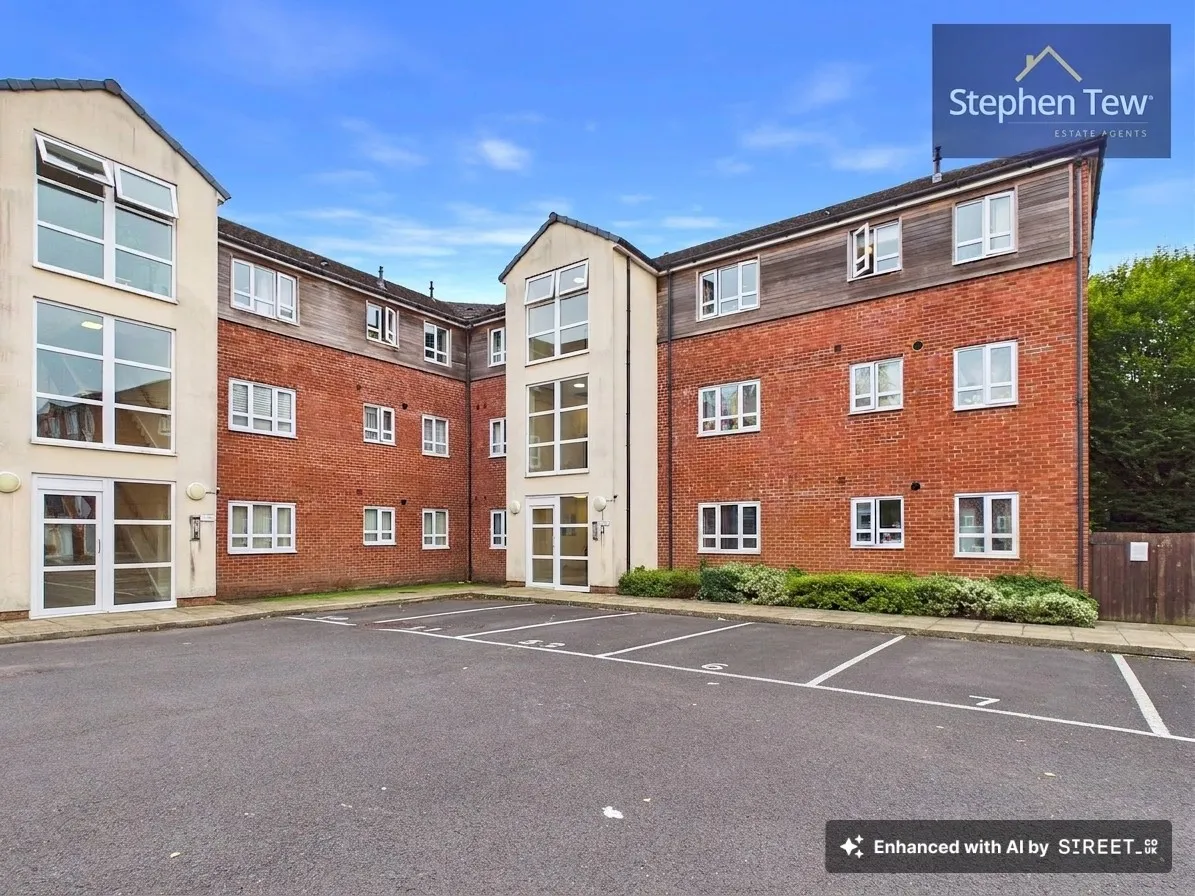 2 bed flat for sale, Alder Grove, Ingol, PR2