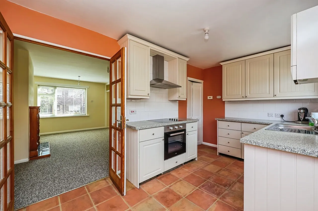 Gallows Inn Close, Ilkeston, DE7, photo 3