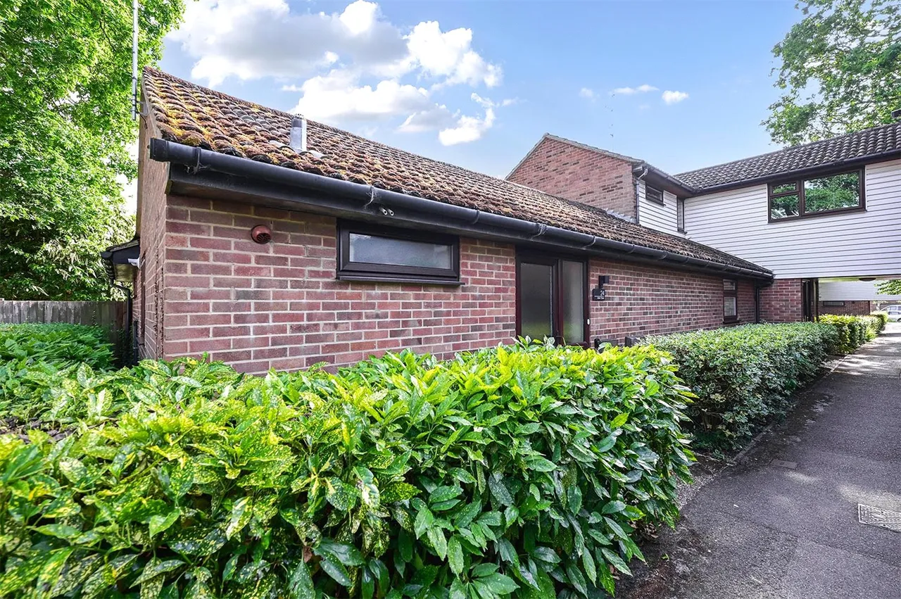 Alder Close, Ash Vale, Guildford, Surrey, GU12 5QS, photo 16