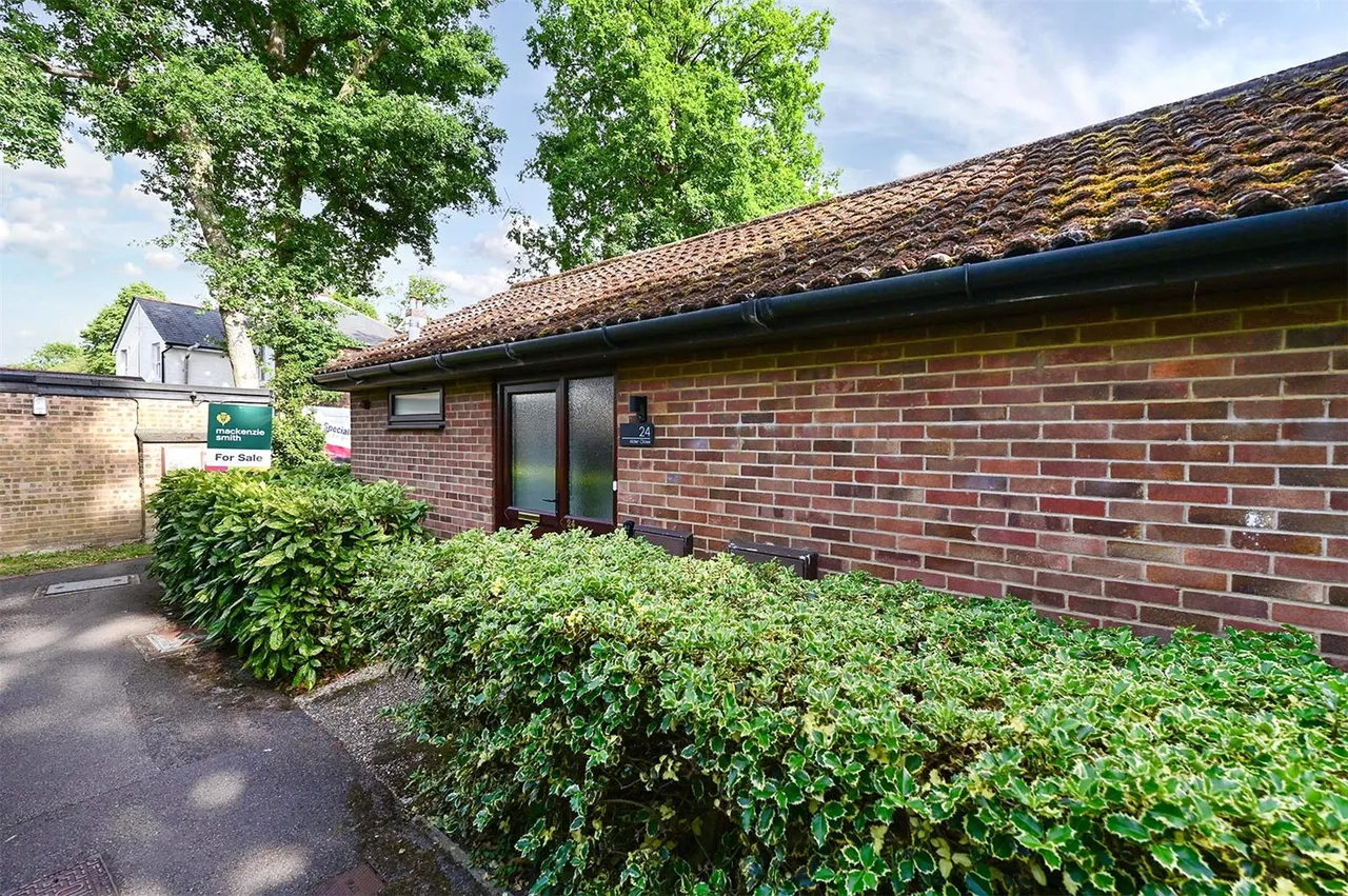 Alder Close, Ash Vale, Guildford, Surrey, GU12 5QS, photo 15