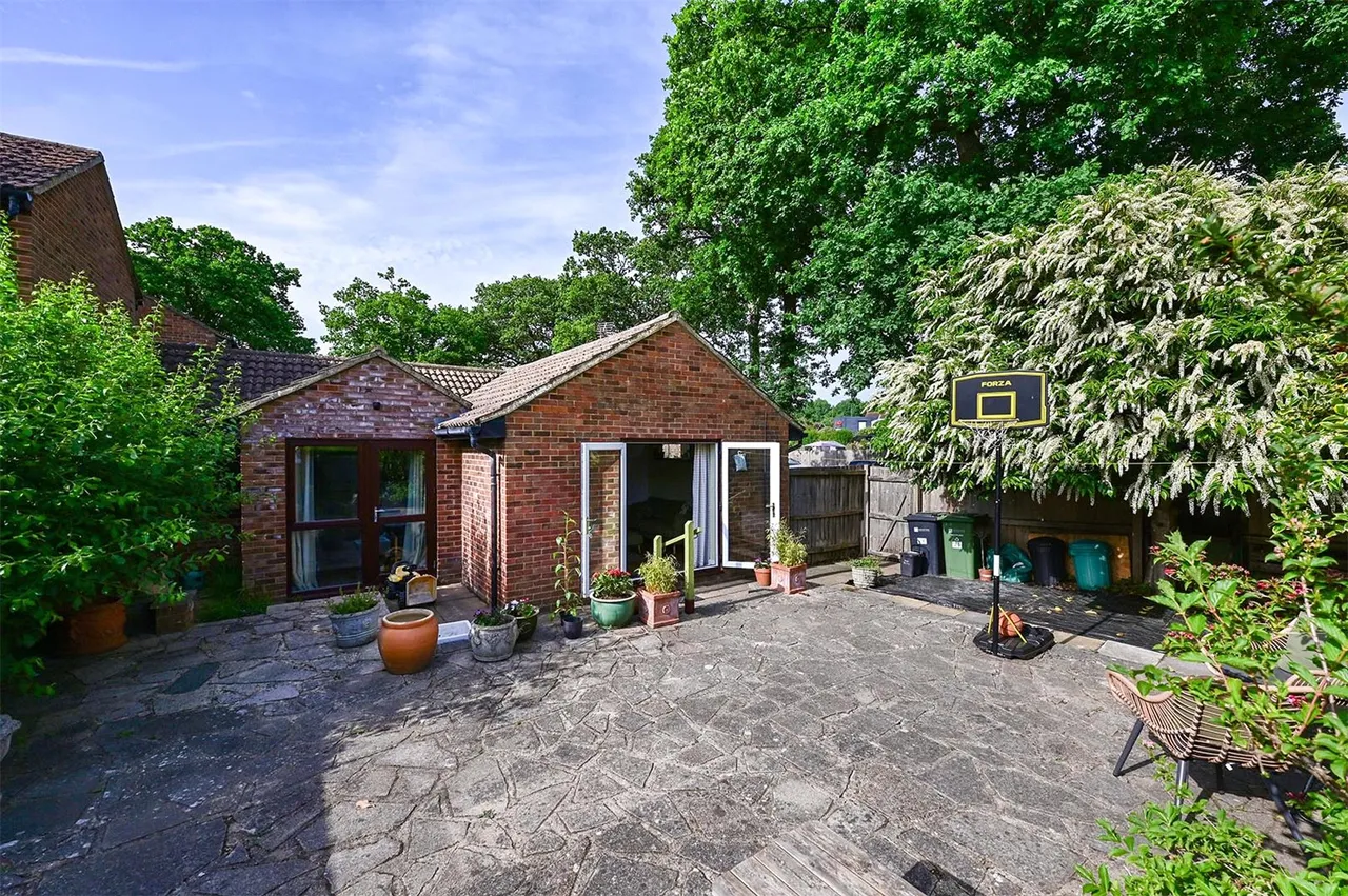 Alder Close, Ash Vale, Guildford, Surrey, GU12 5QS, photo 7