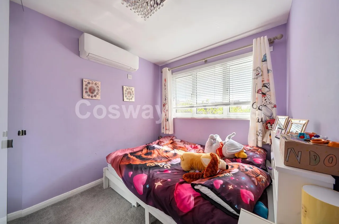 Rowlands Close, Mill Hill, NW7, London, photo 11