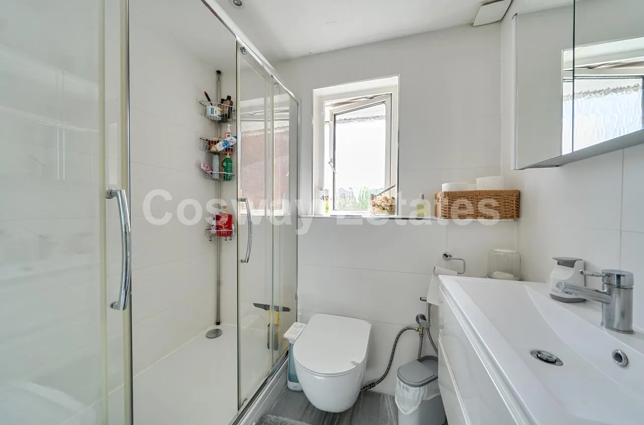 Rowlands Close, Mill Hill, NW7, London, photo 6