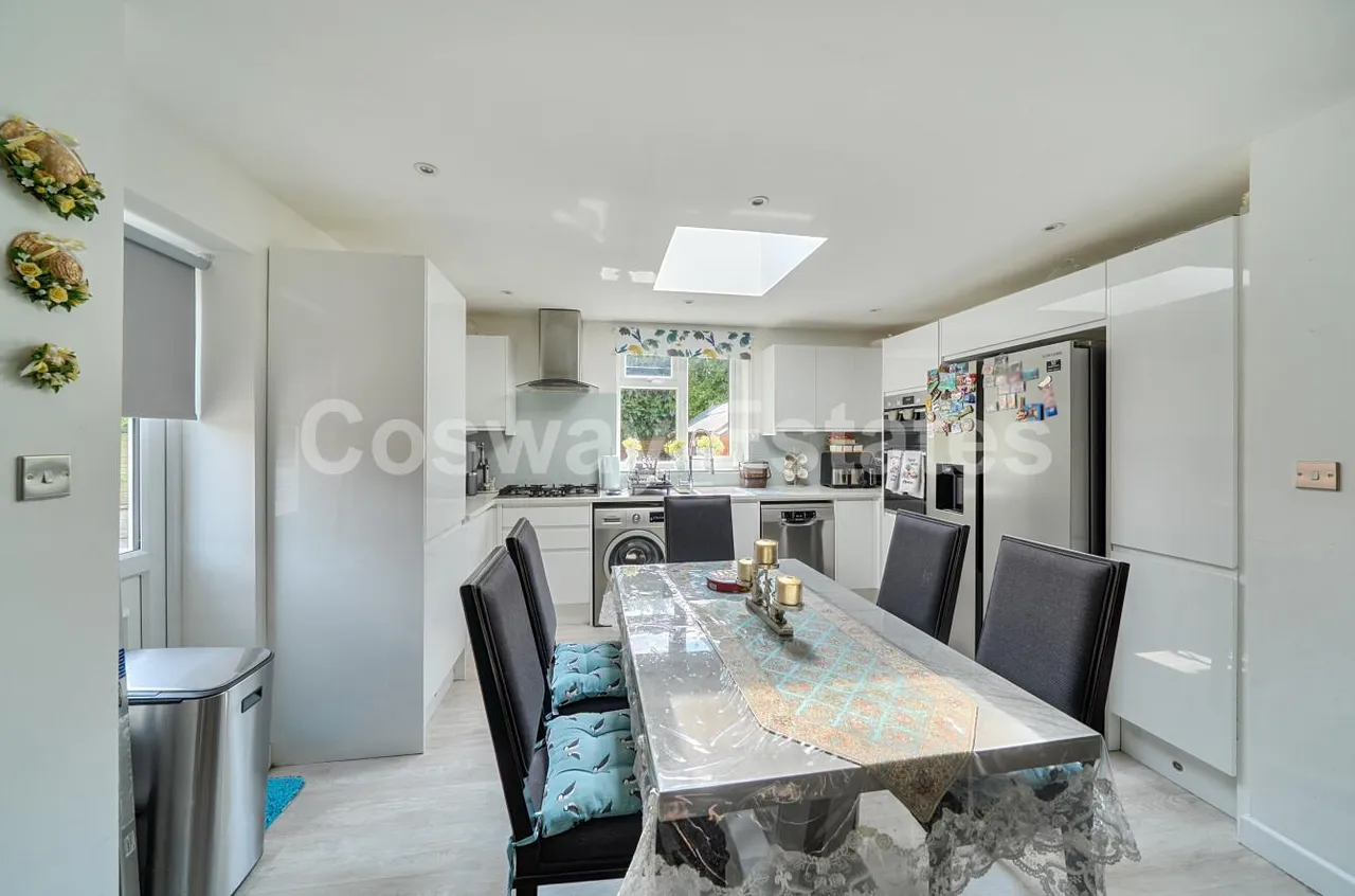 Rowlands Close, Mill Hill, NW7, London, photo 5