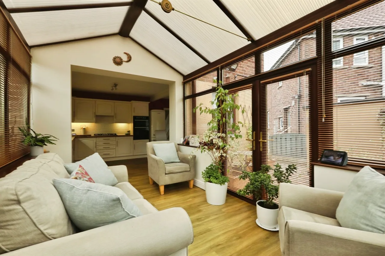 Normanton Grove, Sheffield, S13, photo 4