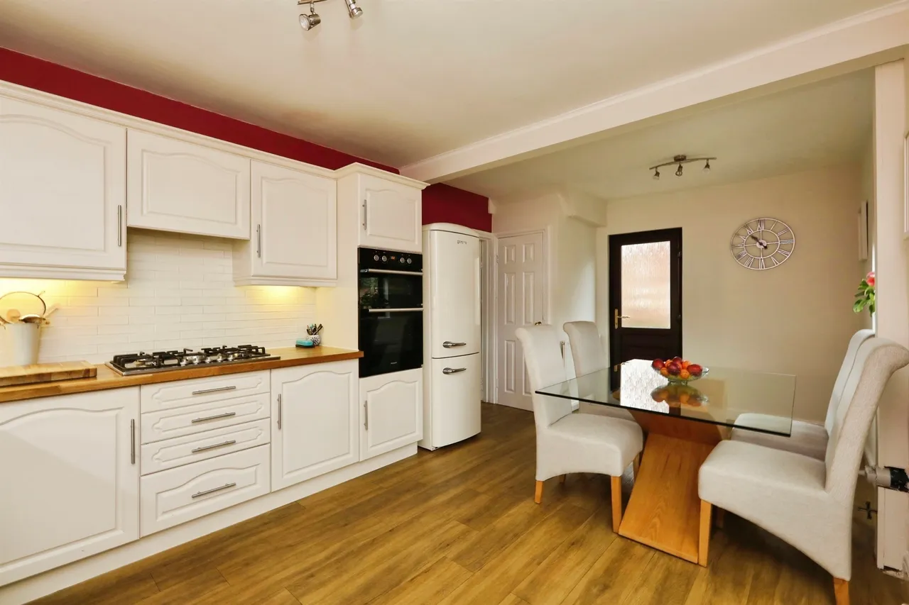 Normanton Grove, Sheffield, S13, photo 5