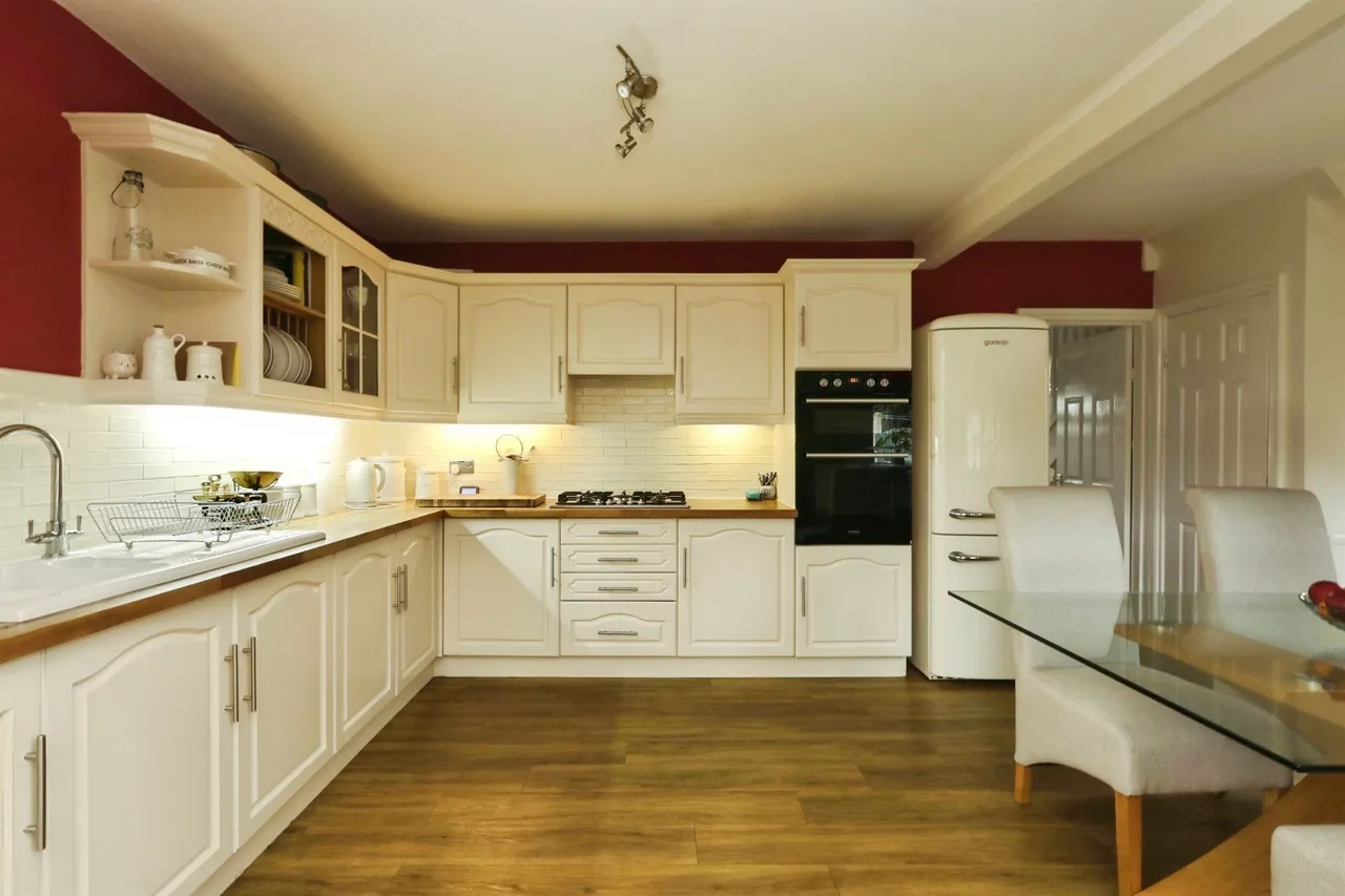 Normanton Grove, Sheffield, S13, photo 6