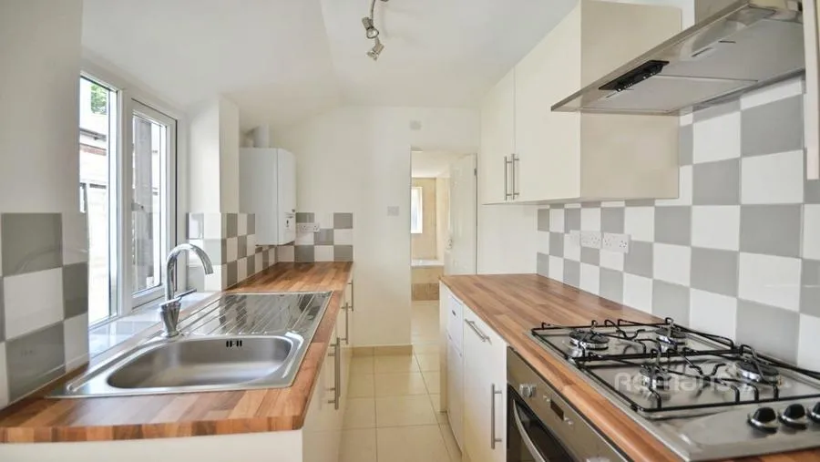 2 bed house to rent, Ray Street, Maidenhead, SL6