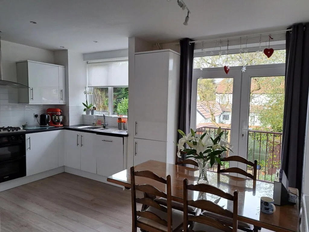 Handley Court, Liverpool, L19, photo 2