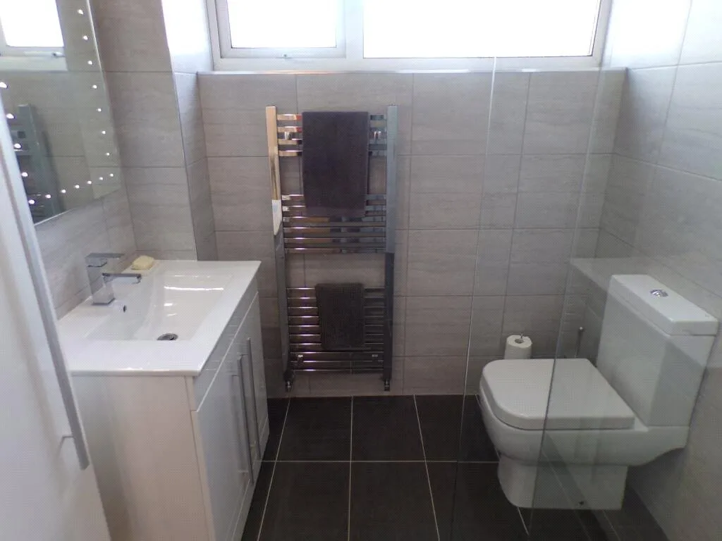 Handley Court, Liverpool, L19, photo 9