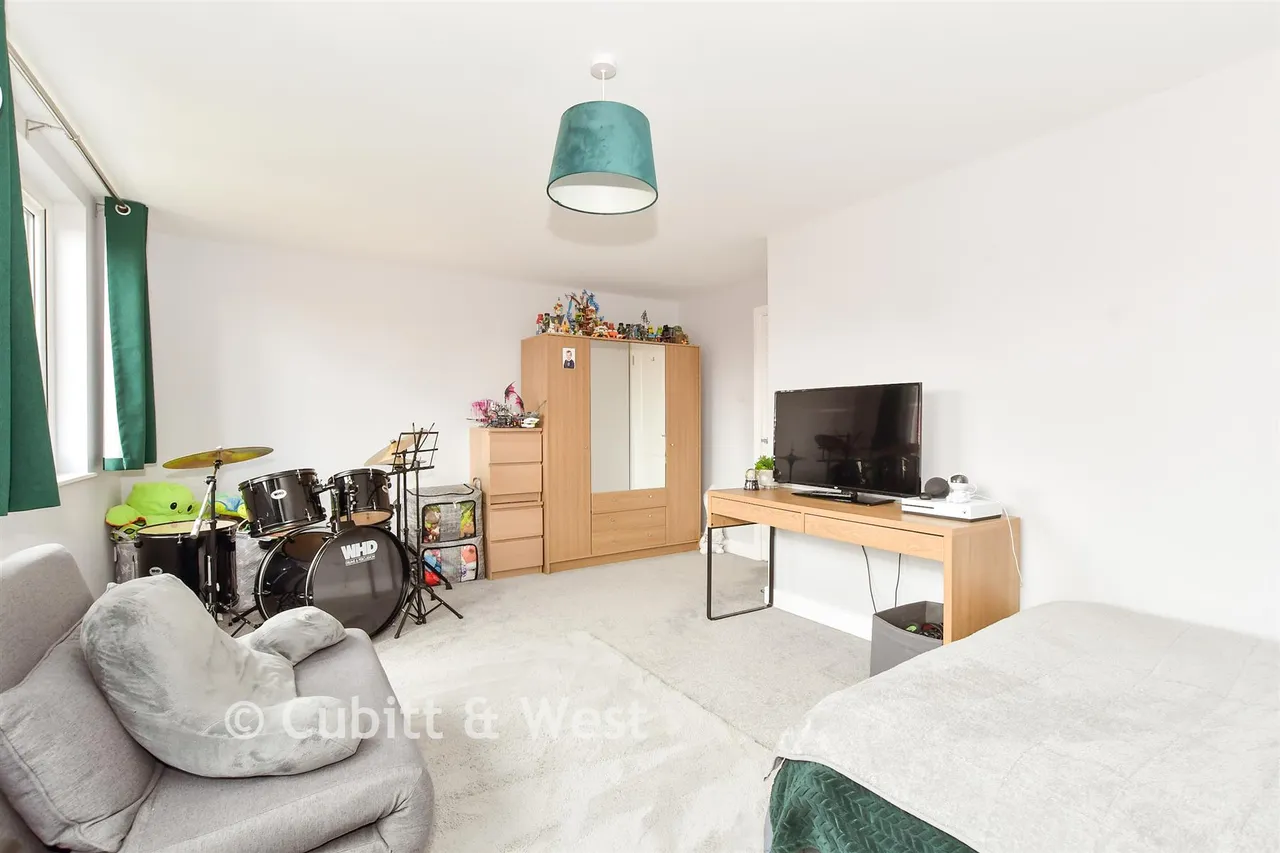 Vespasian Close, Westhampnett, PO18, photo 12