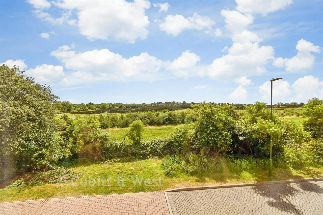Vespasian Close, Westhampnett, PO18, photo 14