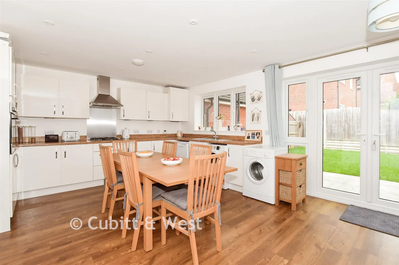 Vespasian Close, Westhampnett, PO18, photo 8