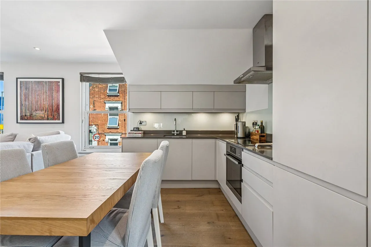 Atheldene Road, London, SW18, photo 3