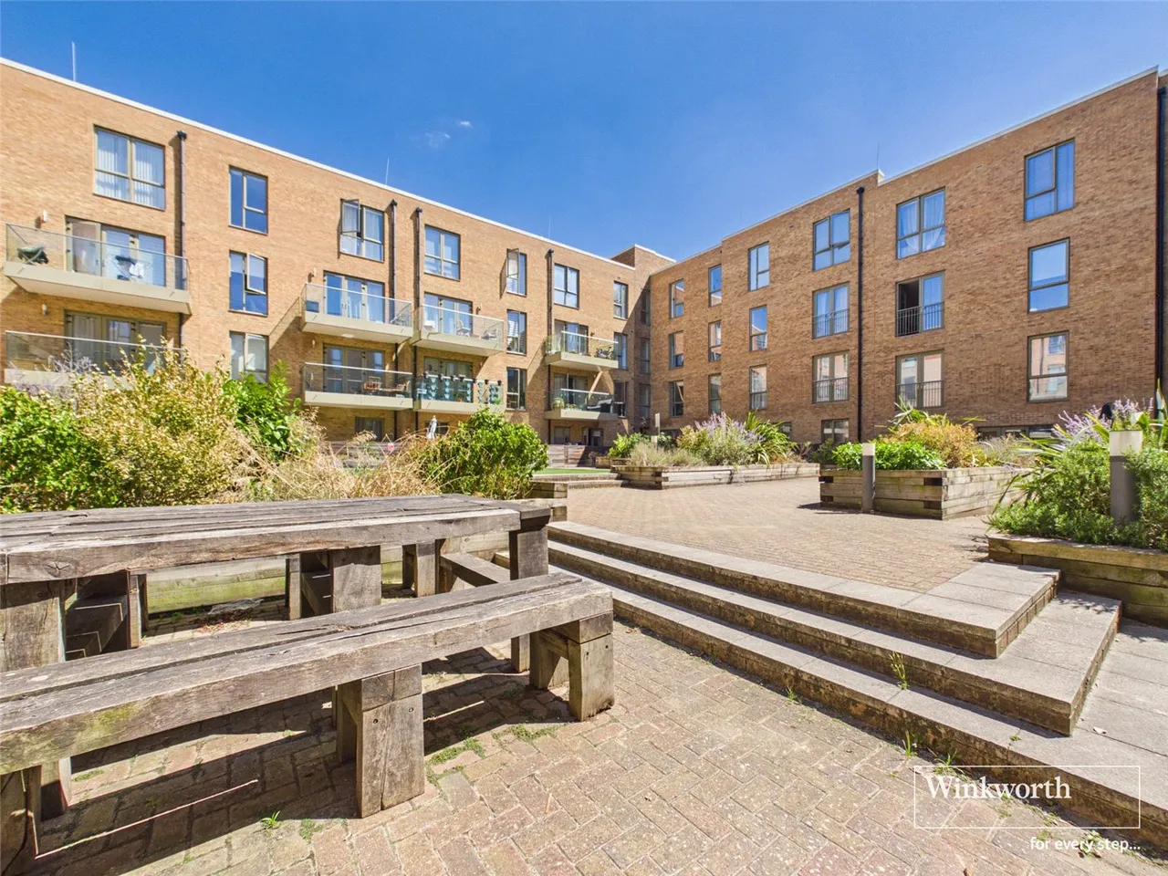 Coxwell Boulevard, Colindale,, London, NW9, photo 2