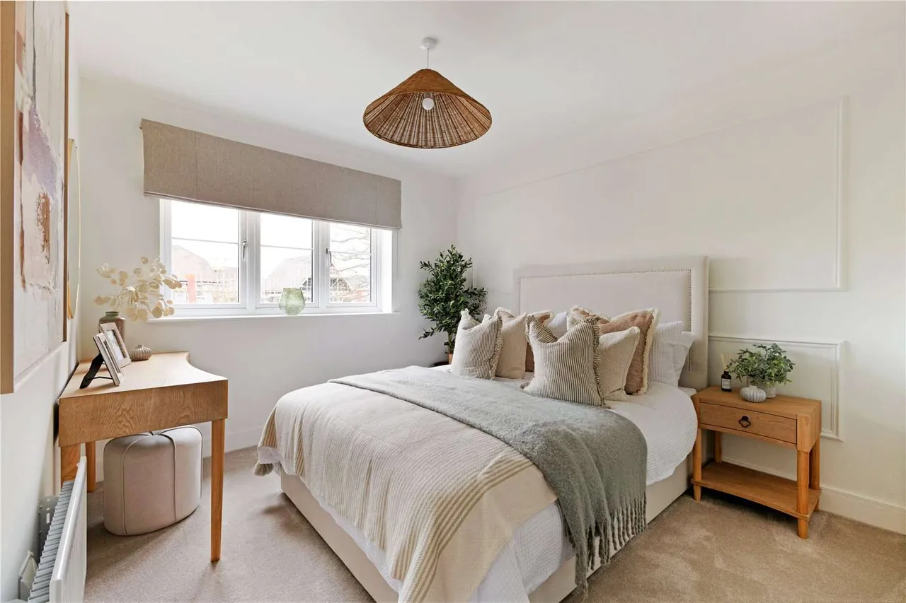 Manorwood, West Horsley, Leatherhead, Surrey, KT24 6HQ, photo 9