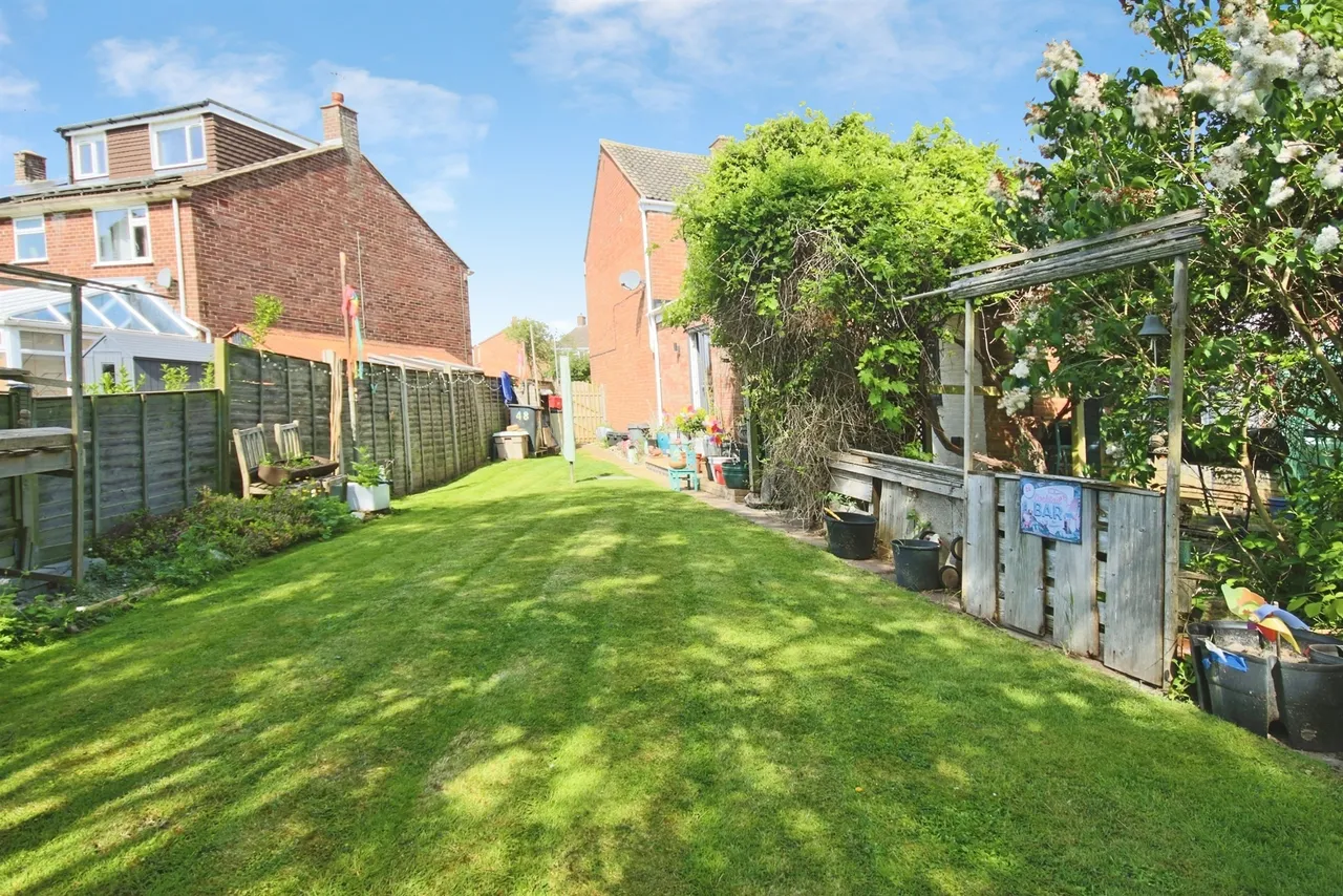 Home Farm Crescent, Whitnash, Leamington Spa, photo 12