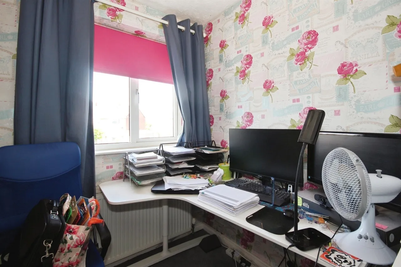 Home Farm Crescent, Whitnash, Leamington Spa, photo 8