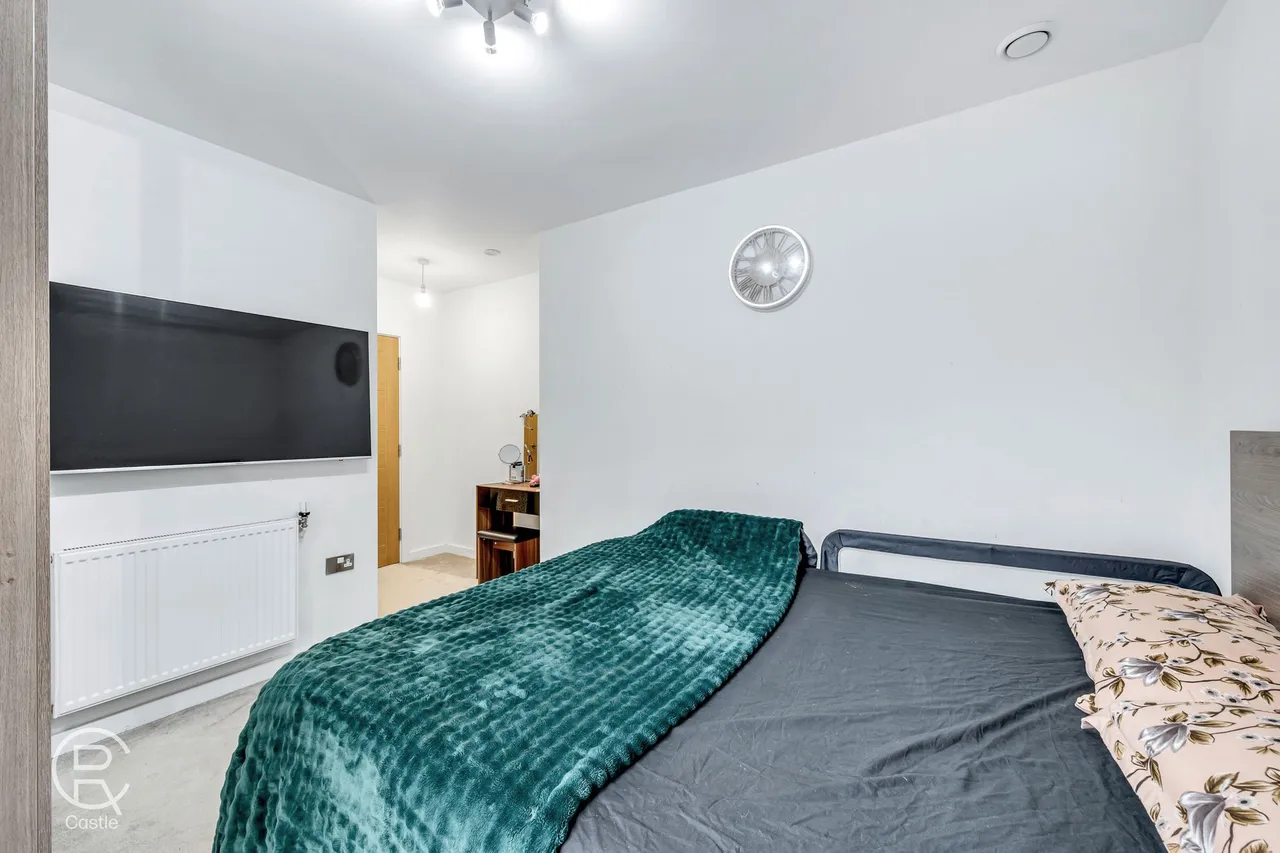 Alton Court, London, W7, photo 7