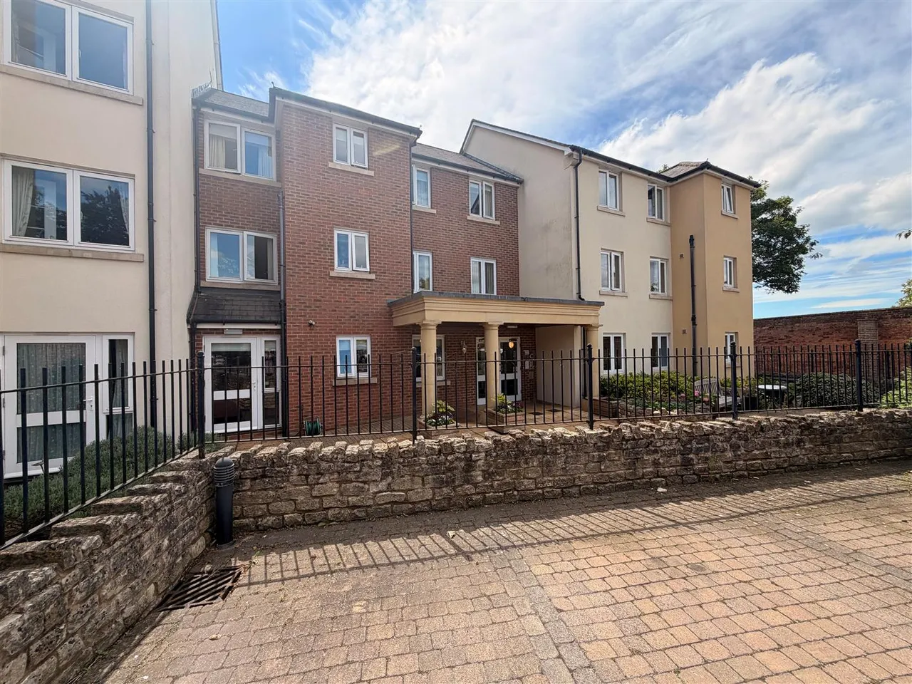 Gladstone Road, Chippenham, photo 11