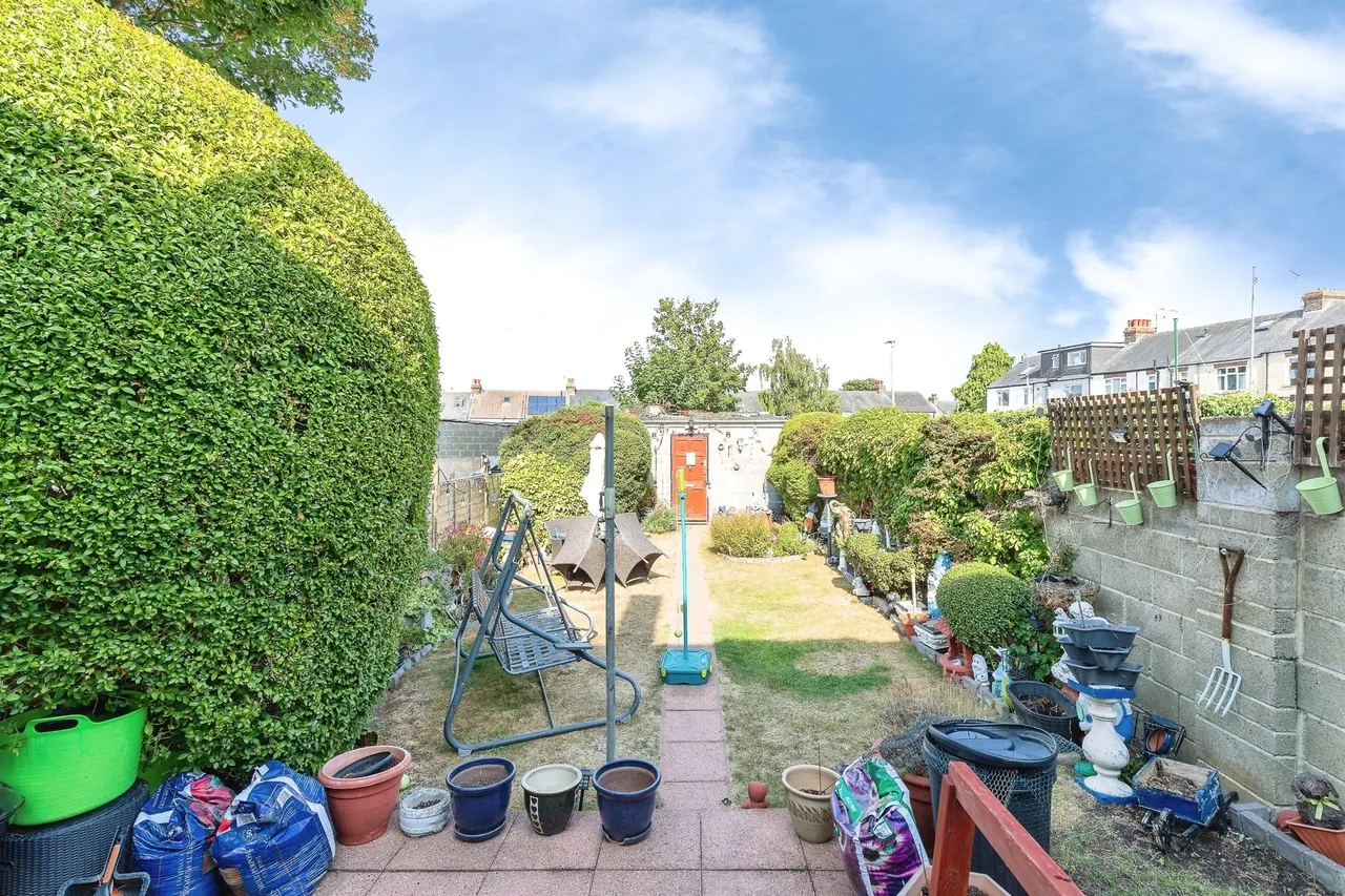Sturdee Avenue, Gillingham, photo 10
