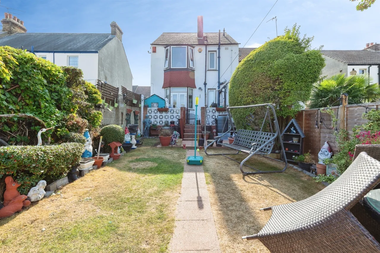 Sturdee Avenue, Gillingham, photo 9