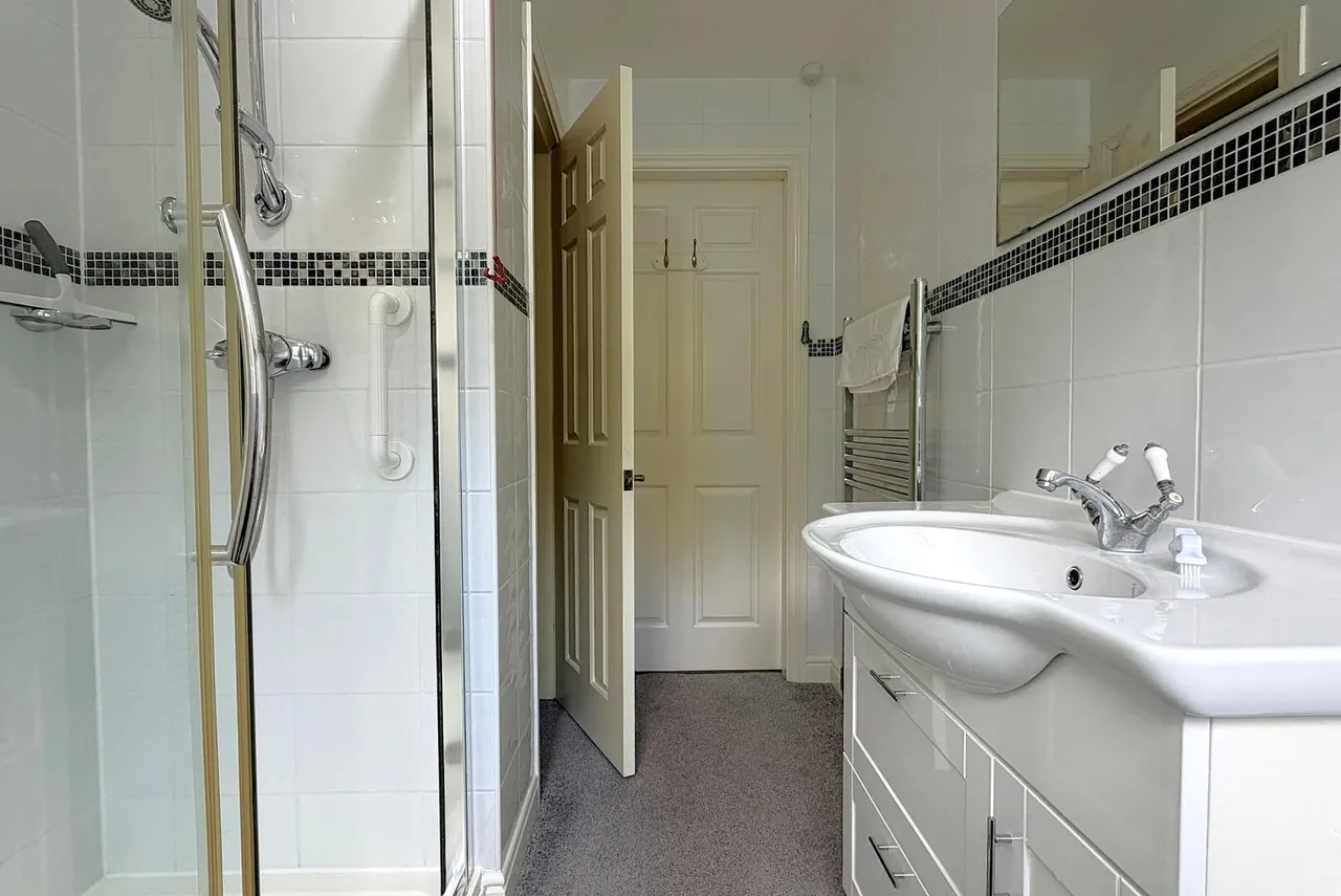 Woodfield, Belbroughton, photo 16