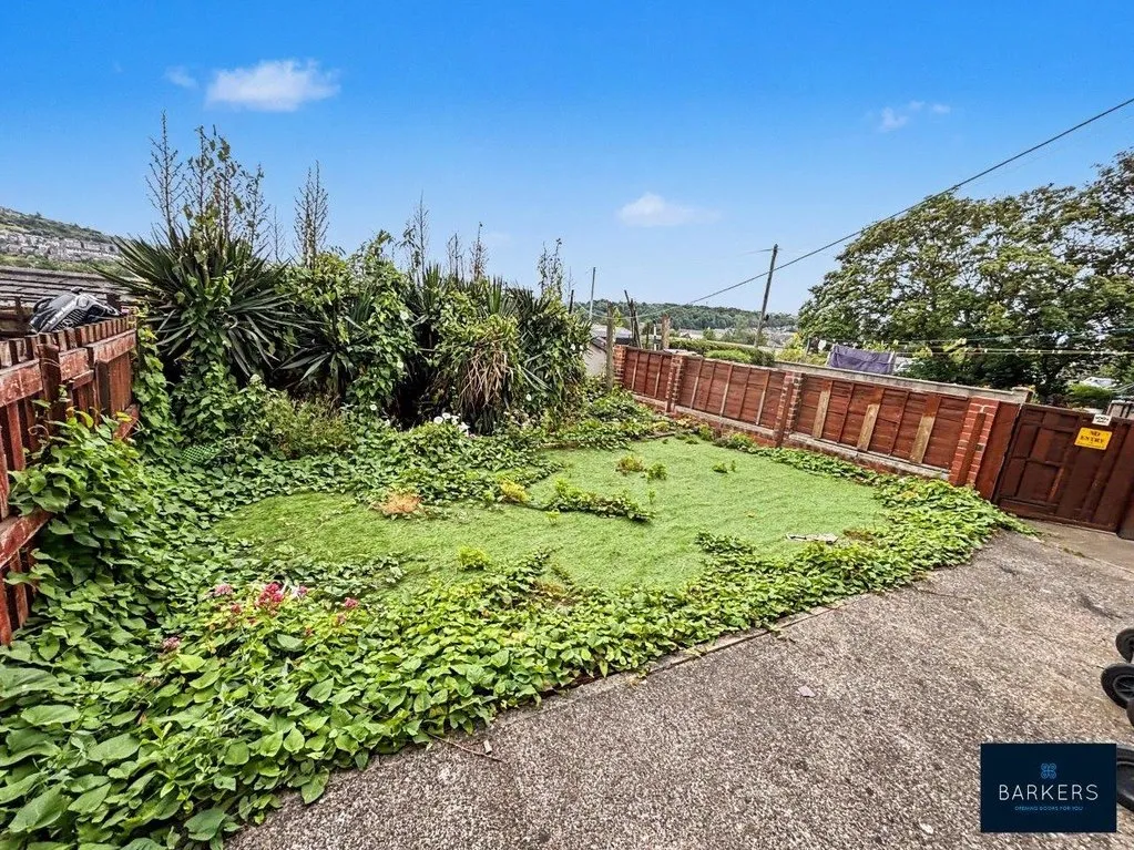 Soothill Lane Soothill, Batley WF17 6NR, photo 2