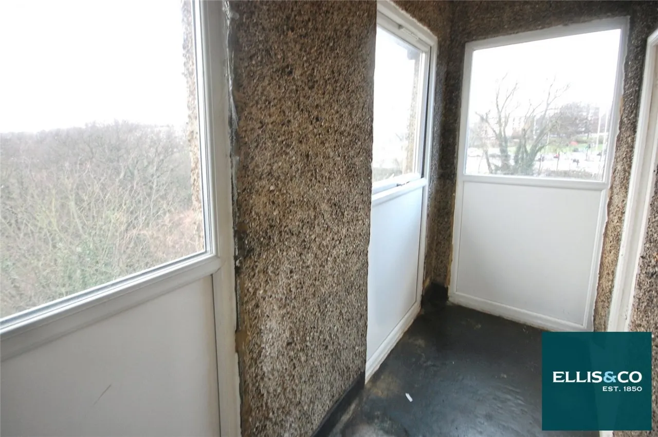 Finchley Road, NW11, photo 6