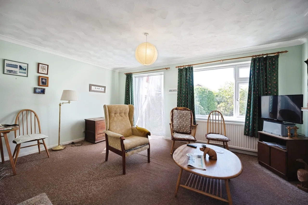 Glebe Close, Hayling Island, PO11, photo 7