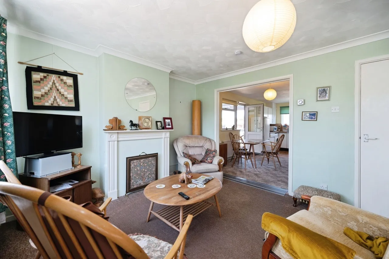 Glebe Close, Hayling Island, PO11, photo 6
