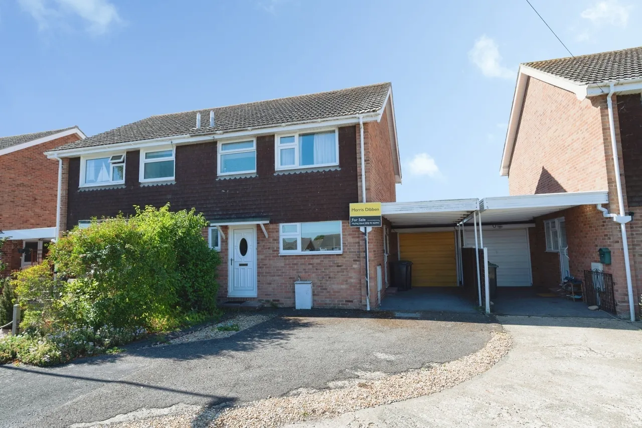 Glebe Close, Hayling Island, PO11, photo 2