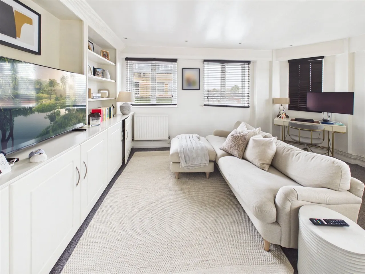 1 bed flat for sale, Park Road, Hampton Hill, TW12