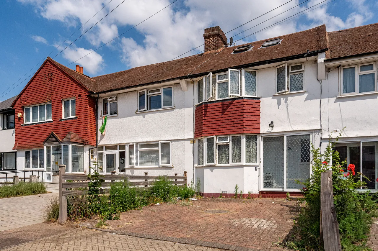 4 bed house for sale — 7 Horsmonden Road, London