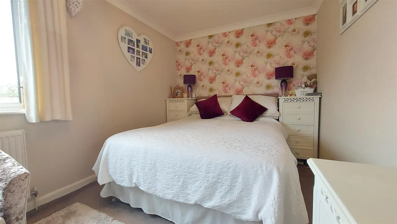 Hawthorn Road, Bourne, photo 17